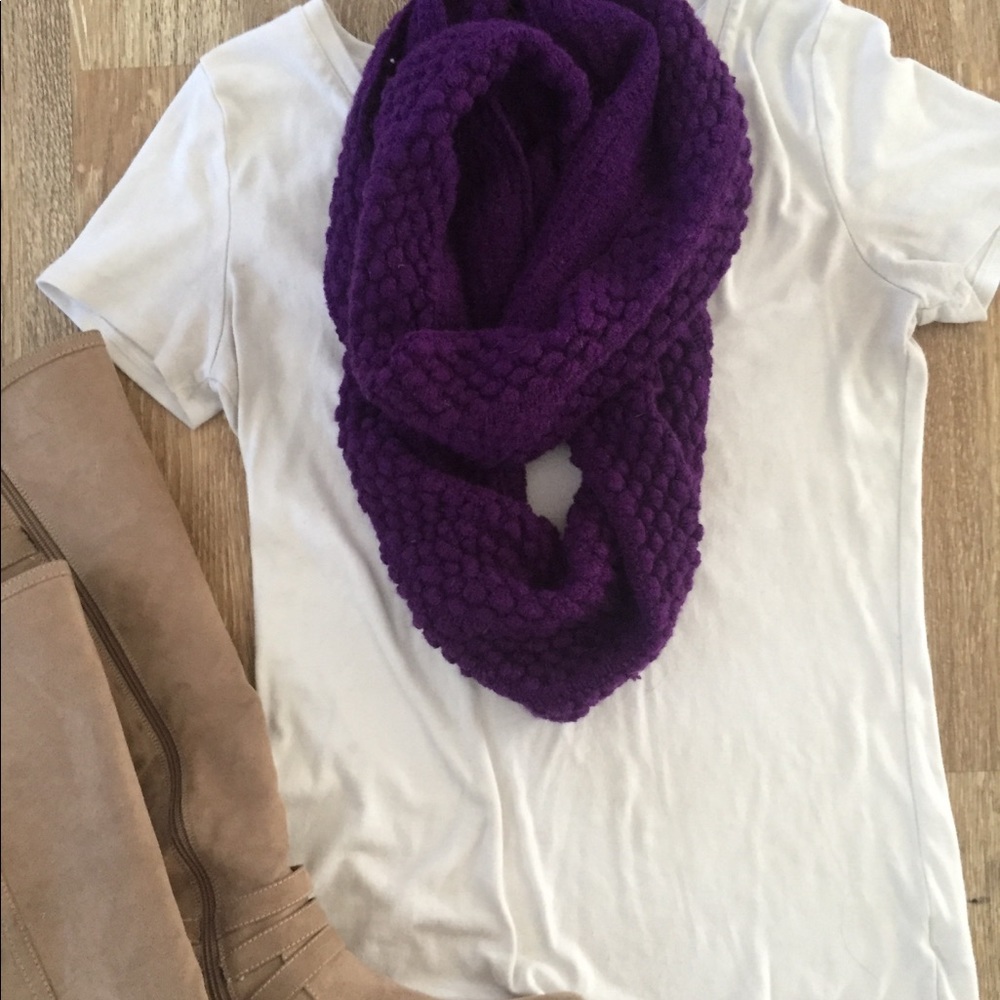 Scarf 🚨buy 2 scarves, get 1 FREE!🚨